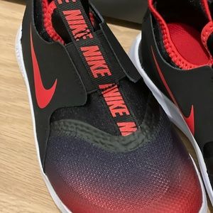 Nike kids slip on sneakers NEW